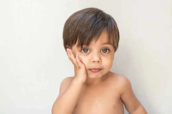 Мила Дитина Хлопчик Малюк Рука Обличчі — стокове фото