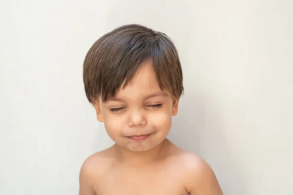 Schattige Baby Jongen Peuter Ogen Gesloten — Stockfoto