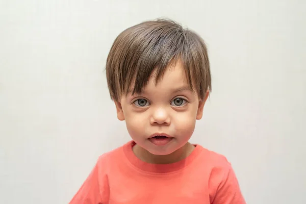 Toddler Chłopiec Cute Baby Szukam — Zdjęcie stockowe