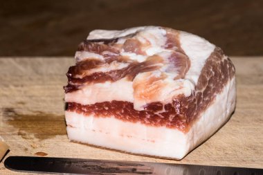 taze kesilerek pastırma parçası