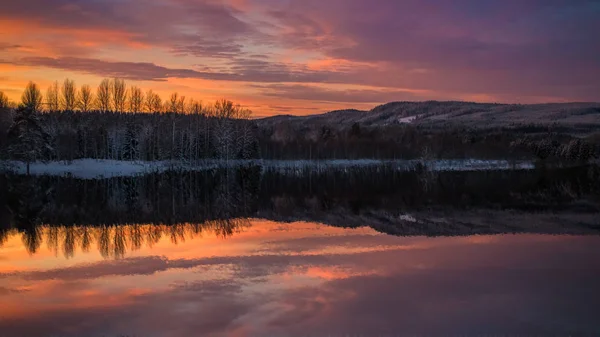 Magisk Pôr Sol Perto Lago Sueco Vrmland — Fotografia de Stock