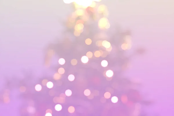 Árvore Natal Luzes Embaçadas Fundo Rosa Claro Design Para Seu — Fotografia de Stock