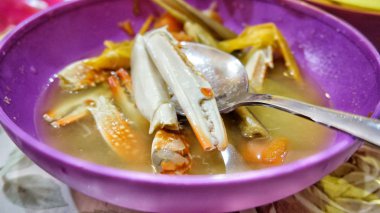 Kasede yengeç çorbası.