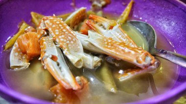 Kasede yengeç çorbası.