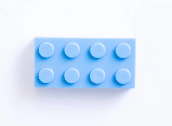 Niebieski Plastikowy Blok Budowlany Białym Tle — Zdjęcie stockowe