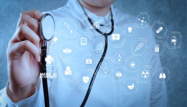 Modern tıbbi teknoloji concept.smart doktor ve Vr ile çalışma.