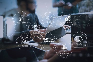 Makine teknolojisi diyagramı yapay zeka (AI), neural ağ, otomasyon, veri madenciliği Vr ekran ile öğrenme. Başlangıç programlama takım. Web sitesi tasarımcısı dijital tablet çalışma dock klavye ve bilgisayar laptop. 