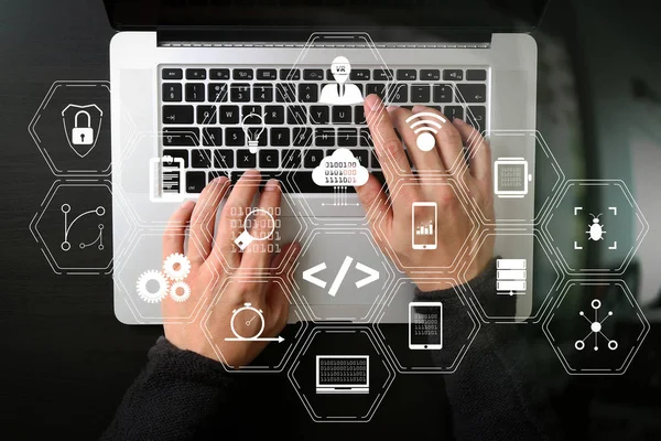 编码软件开发人员使用增强现实仪表板计算机图标的 Scrum 敏捷开发和代码叉和版本控制与响应性的网络安全 商人用笔记本电脑打字键盘 — 图库照片
