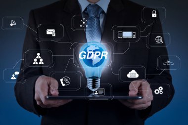 Gdpr. veri koruma yönetmeliği siber güvenlik ve gizlilik sanal diagram.businessman el ile başarı ve küre kavram olarak gösterir