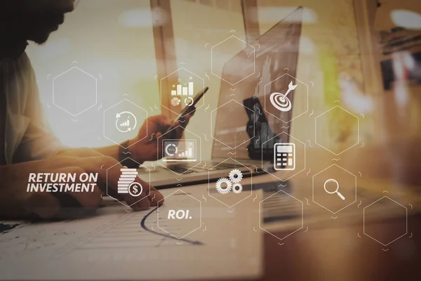 Roi Return Befektetési Hozamoknak Virtuális Dashboard Javítása Üzleti Üzleti Ember — Stock Fotó