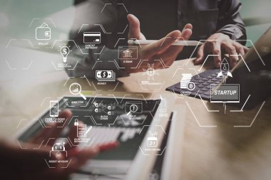 Finans Teknolojileri akış çizelgesi ve temel gelir araştırma cryptocurrency blockchain başlangıç tek boynuzlu at kripto para sanal diyagramı ile. İş takım toplantısı mevcut. profesyonel yatırımcı yeni başlangıç projesi çalışma. 