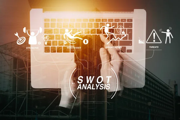 Swot Analyse Virtuelles Diagramm Mit Stärken Schwächen Bedrohungen Und Chancen — Stockfoto