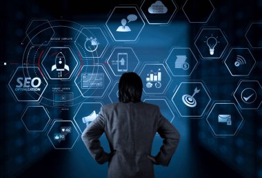 AR sanal ekran kontrol paneli simgeleri ile proje yönetimi planlama, bütçeleme, communication.businessman ile modern teknoloji kavram olarak gösterir.