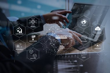 Sanayi 4.0 ve iş Sanal Diyagram AI, robot asistanı, bulut, büyük veri ve otomasyon ile fütüristik. İşadamı el çalışma kavramı. Belgeleri ekonomi grafik grafik. 