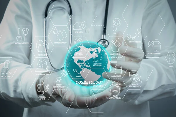 Kozmetik güzellik terapisi, welness, sağlık, sağlık tedavi sanal diyagramı ve düzeltme, gençleştirme, anti-aging prosedür işlemine. Tıp Doktor modern bilgisayar arayüzü ile çalışma