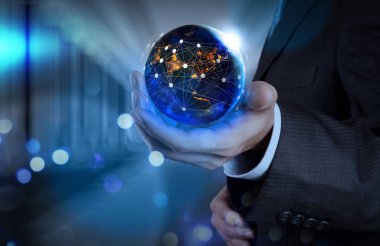 Küresel dünya telekomünikasyon ağ Internet ve dünya çapında iletişim teknolojisi fabout finans blockchain ve çok, bu görüntü Nasa tarafından döşenmiş unsurları ile Dünya gezegeninin bağlı tutan el