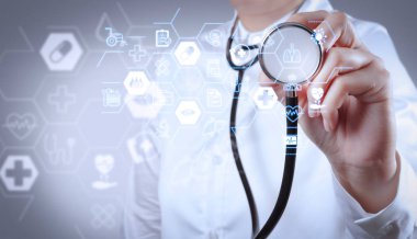 Sağlık ve tıp hizmetleri kavramı ile düz çizgi Ar arayüzey. Beyaz arka plan üzerinde elinde bir stetoskop ile doktor