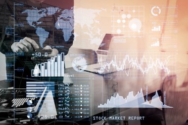 Yatırımcı borsa raporu ve finansal gösterge tablosu ile iş zekası (BI), anahtar performans göstergeleri (KPI) .businessman veya Tasarımcısı latop ve dijital tablet bilgisayar ile akıllı telefon kullanarak çözümleme.
