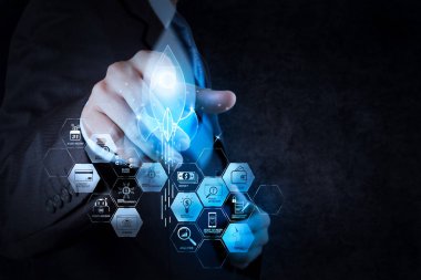 el ile yeni modern bilgisayar çalışma finans teknolojileri akış çizelgesi ve temel gelir araştırma cryptocurrency blockchain başlangıç tek boynuzlu at kripto para sanal diagram.businessman ile.