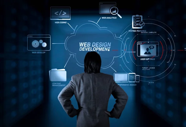 Diagram Businessman の新しい近代的なコンピューターでの作業でウェブサイトのデザインにプログラミングとコーディング技術の開発 — ストック写真