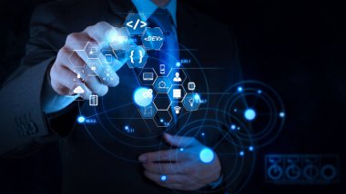 Yazılım geliştirici çalışma ile kodlama augmented gerçeklik kontrol paneli bilgisayar simgeleri scrum çevik geliştirme ve el kodu çatal ve duyarlı cybersecurity.businessman ile sürüm oluşturma sanal grafik iş çizim.