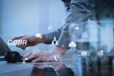 Gdpr. veri koruma yönetmeliği ile siber güvenlik ve gizlilik sanal diyagramı. VoIP kullanarak adam akıllı klavye, kavram iletişim, rıhtım dijital tablet bilgisayar ile kulaklık desteği.