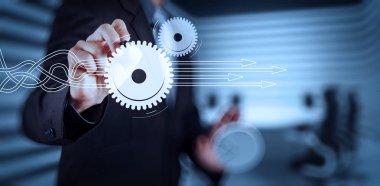 Sanal diyagramı çözümleri ile iş sürecinin yapılandırılması hakkında düşünme. Sanal ekran üzerinde hayali bir düğmeye basarak işadamı el