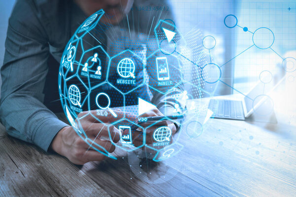 Цифровые маркетинговые медиа (реклама на сайтах, электронная почта, социальные сети, SEO, видео, мобильное приложение) в виртуальной форме формируют виртуальный глобус, используя смартфон и клавиатуру.
.