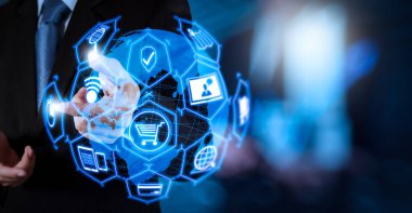 E-ticaret kavramı Vr dijital arabirimi alışveriş sepeti ve Teslimat kamyonunun simgelerle ve kredi kartı simgesiyle ekibi kavram olarak çalışan internet.businessman başarı online satın alma