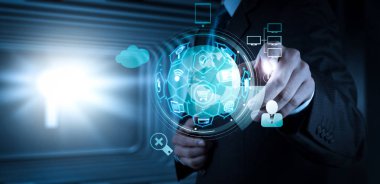 E-ticaret kavramı Vr dijital arabirimi alışveriş sepeti ve Teslimat kamyonunun simgelerle ve kredi kartı internet.businessman el itin çevrimiçi satın alma sembolü ile başlamak Cloud Computing diyagramı 