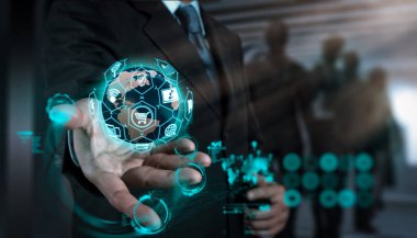 E-ticaret kavramı Vr dijital arabirimi alışveriş sepeti ve Teslimat kamyonunun simgelerle ve kredi kartı ile online satın alma ile yeni modern bilgisayar çalışma internet.businessman sembolü