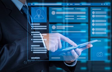 Web sayfası tarayıcı sosyal medya Page Vr Interface tablet bilgisayar ve sunucu Oda arka plan kullanarak dizüstü computer.businessman yandan