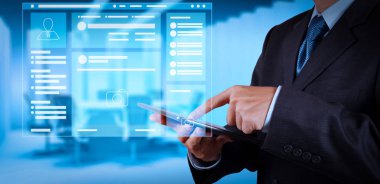 Web sayfası tarayıcı sosyal medya Page Vr Interface kurulu oda geçmişi ile çalışan dizüstü computer.businessman başarı