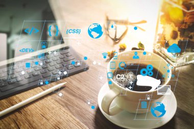 Ar yeni tasarım dashboard bilgisayar simgeler scrum çevik geliştirme ve kod çatal ve duyarlı cybersecurity ile sürüm oluşturma ile kodlama yazılım geliştirici çalışma. Kahve fincanı ve dijital tablo dock akıllı klavye