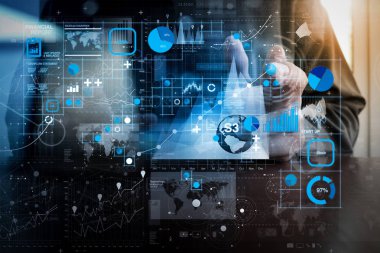 Mali rapor veri Fintech concept.businessman olarak iş işlemleri (bilanço ve gelir tablosu ve diyagram) modern teknoloji ve dijital iş stratejisi kavramı ile çalışma el