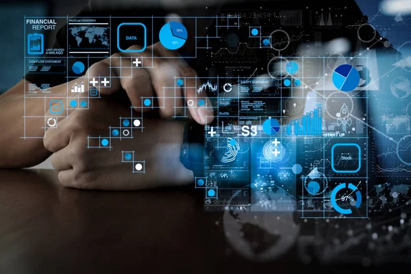 Mali rapor veri Fintech kavram olarak iş işlemleri (bilanço ve gelir tablosu ve diyagram). İşadamı el cep telefonu dijital iş stratejisi kavramı ile kullanma                 