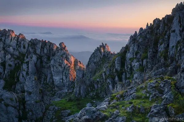 mount aizkorri tepesinden gündoğumu
