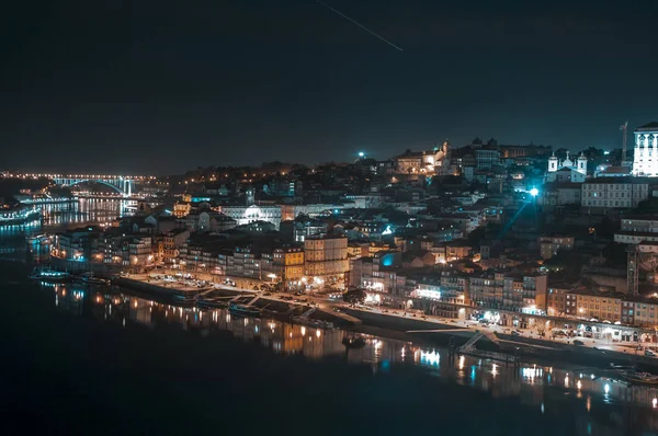 Oporto şehir gece ışıkları