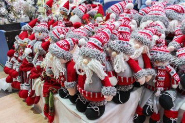 kar tanesi Noel ağacı üzerinde topla mavi Noel ağacı