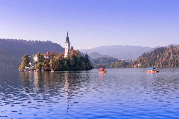 Vista Lago Bled Igreja Peregrinação Assunção Maria Após Pôr Sol — Fotografia de Stock