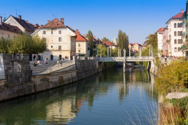 Ljubljana, Slovenya - riverfront görünümü 13 Ekim 2018