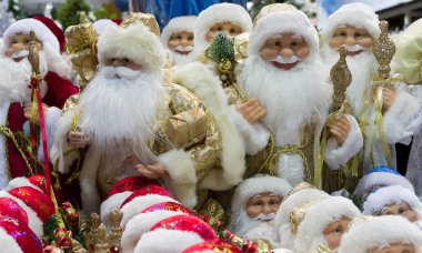 Noel Baba oyuncak pazarında