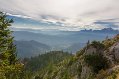 Slovenya 'nın Karavanke kentindeki Golica Dağı