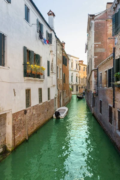 Stretto Canale Veneziano Italia — Foto Stock