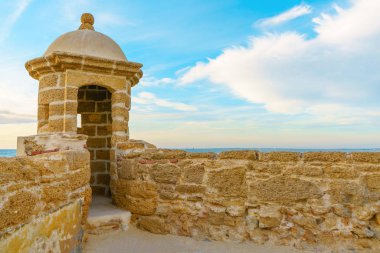 İspanya, Cadiz 'deki Santa Catalina Kalesi