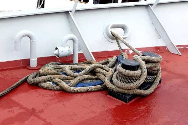 Verbindingskabels Bolders Die Worden Gebruikt Het Schip Aan Haven Bevestigen — Stockfoto