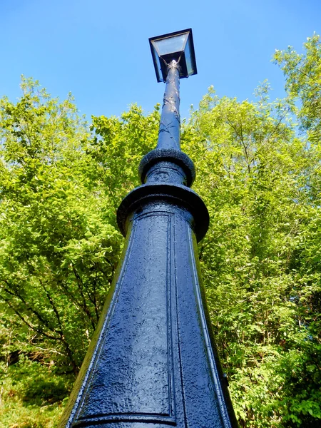 Vintage Gusseisen Lampe Standard Auf Dem Land — Stockfoto