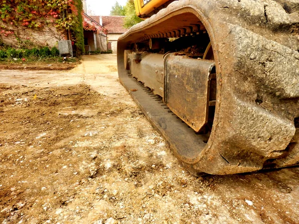 Versleten Gebarsten Rupssporen Van Een Graafmachine — Stockfoto