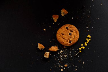 mimoza çiçek ile chocalate çerezleri