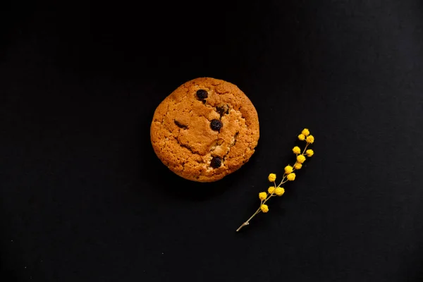 mimoza çiçek ile chocalate çerezleri